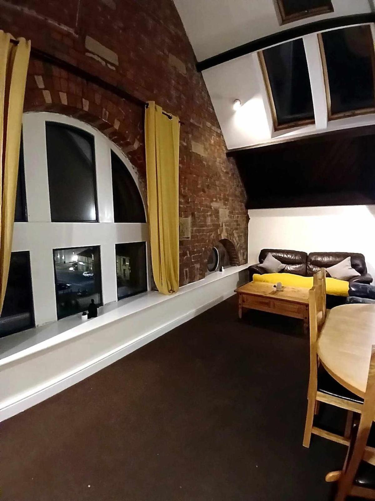 Appartamento Charming 2 Bed Mezzanine Ap Huddersfield Esterno foto