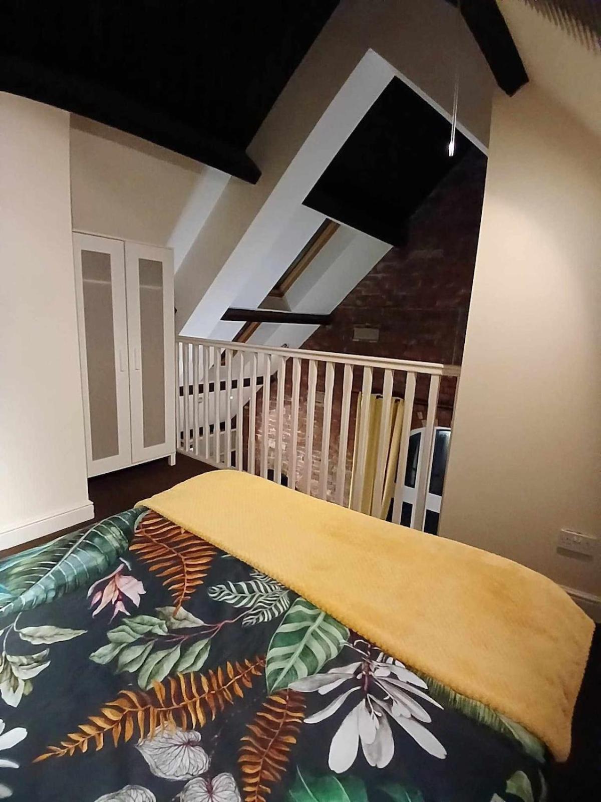 Appartamento Charming 2 Bed Mezzanine Ap Huddersfield Esterno foto