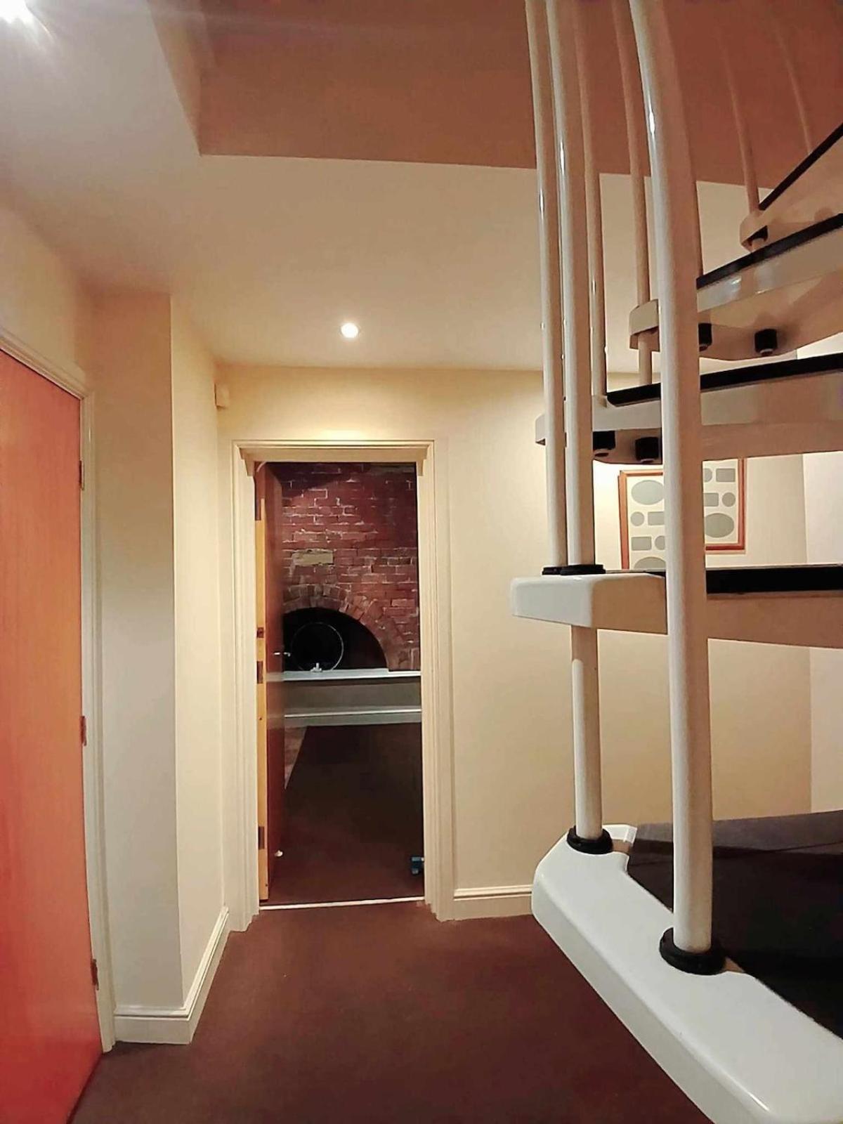 Appartamento Charming 2 Bed Mezzanine Ap Huddersfield Esterno foto